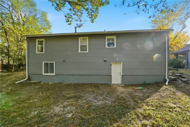 $270,000 | 3212 Northeast Walnut Road, Kansas City, MO 64117