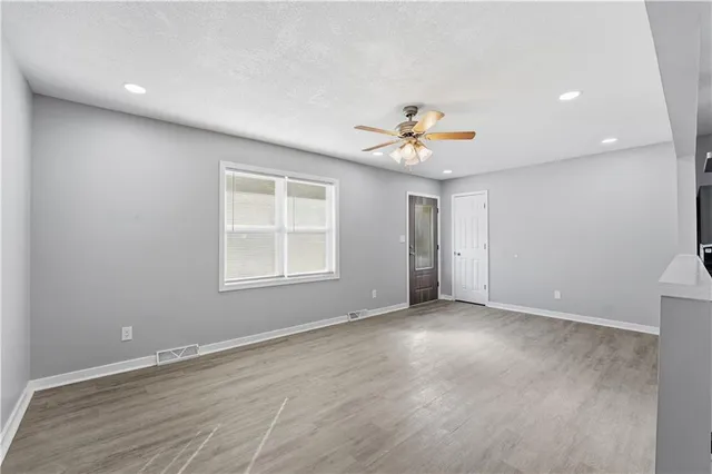 $270,000 | 3212 Northeast Walnut Road, Kansas City, MO 64117