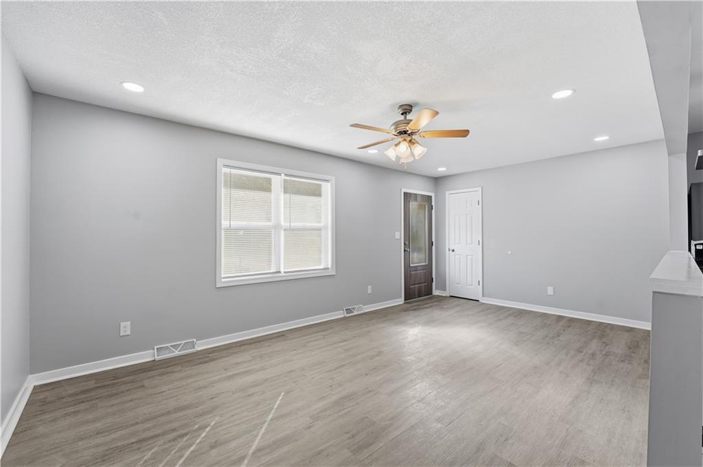 3212 Northeast Walnut Road Kansas City, MO 64117 - Photo 5 of 20