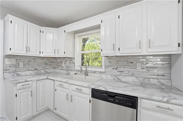 $270,000 | 3212 Northeast Walnut Road, Kansas City, MO 64117