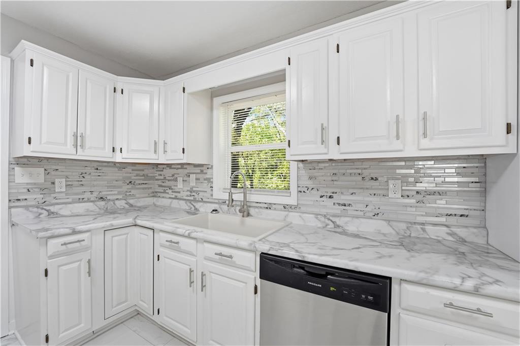 3212 Northeast Walnut Road Kansas City, MO 64117 - Photo 8 of 20