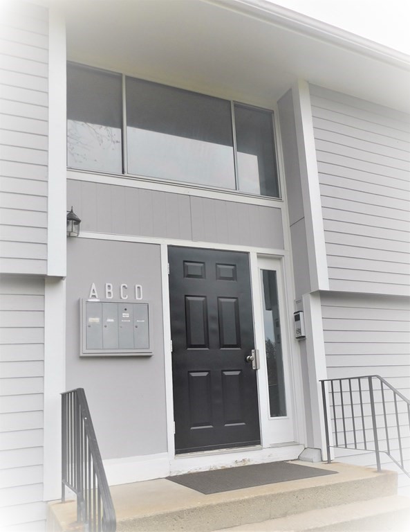 12 Beal's Cove Road, Unit D Hingham, MA 02043 - Photo 1 of 19 Gallery Image 1