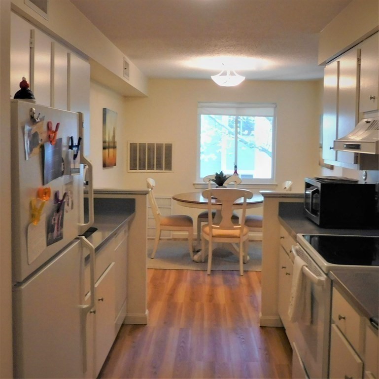 12 Beal's Cove Road, Unit D Hingham, MA 02043 - Photo 3 of 19 Gallery Image 3