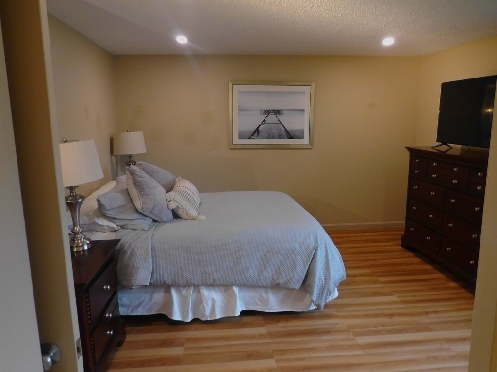 12 Beal's Cove Road, Unit D Hingham, MA 02043 - Photo 9 of 19 Gallery Image 9