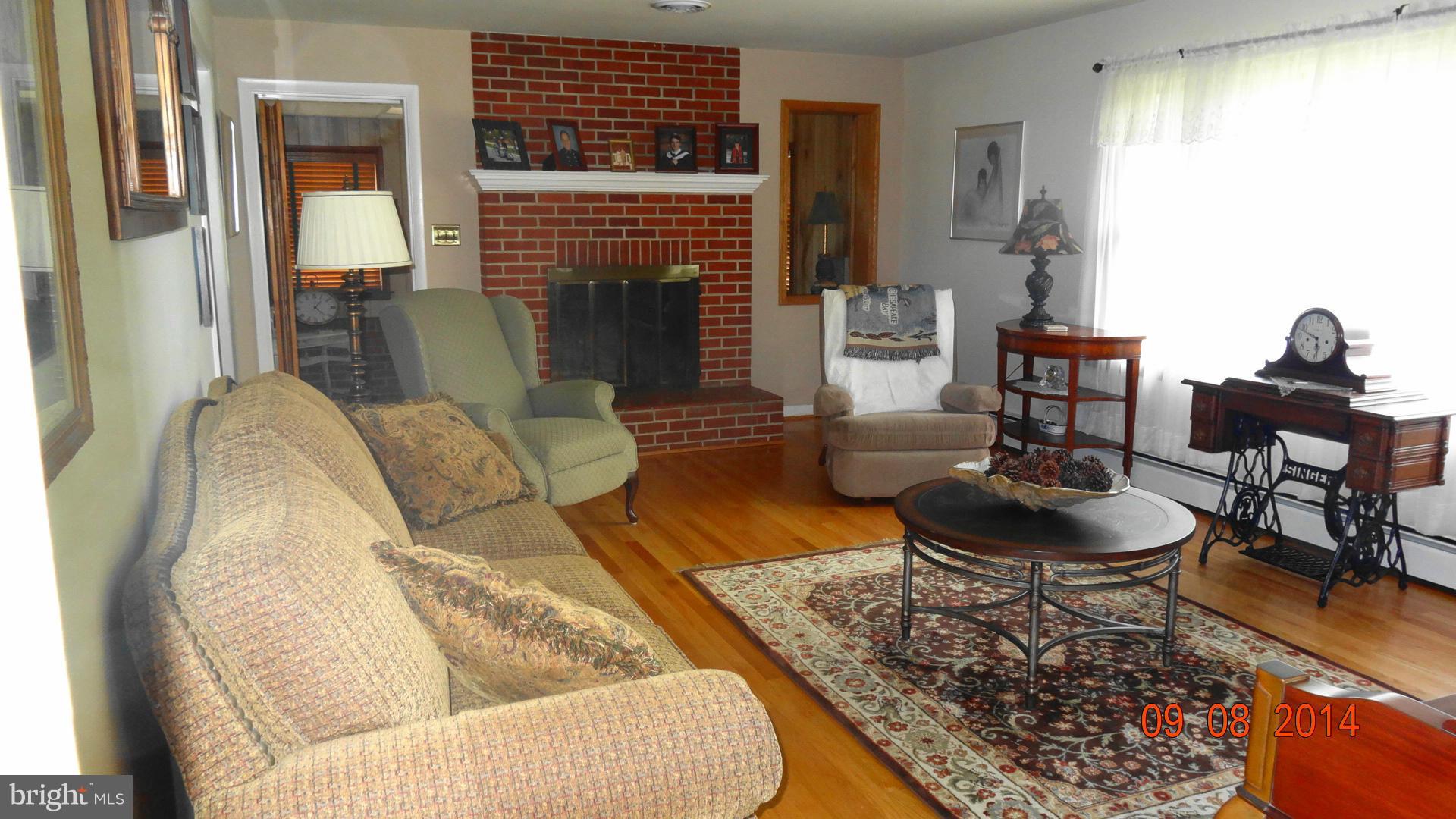22620 Cedar Lane Road Leonardtown, MD 20650 - Photo 7 of 24 Living Room
