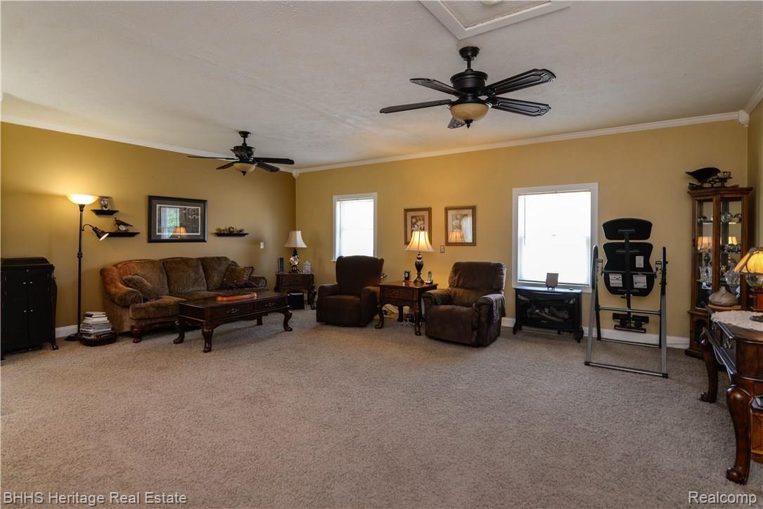 10100 Chase Lake Road Fowlerville, MI 48836 - Photo 20 of 41 Large Family Room