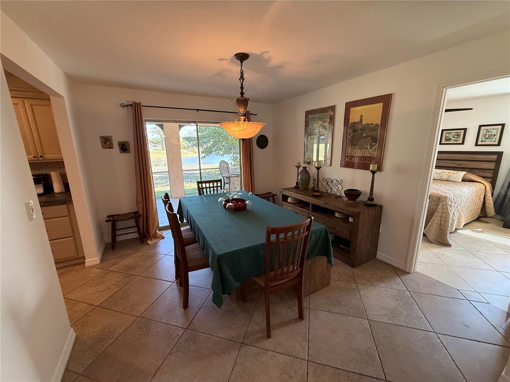 1629 Georgetowne Boulevard Sarasota, FL 34232 - Photo 13 of 34