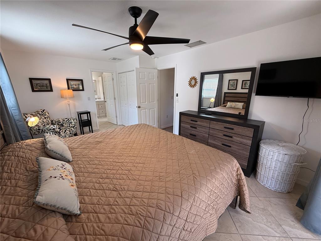 1629 Georgetowne Boulevard Sarasota, FL 34232 - Photo 16 of 34