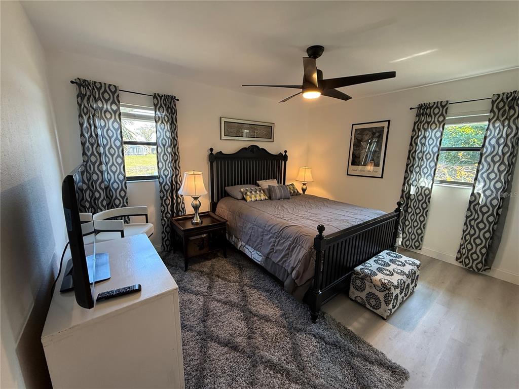 1629 Georgetowne Boulevard Sarasota, FL 34232 - Photo 20 of 34