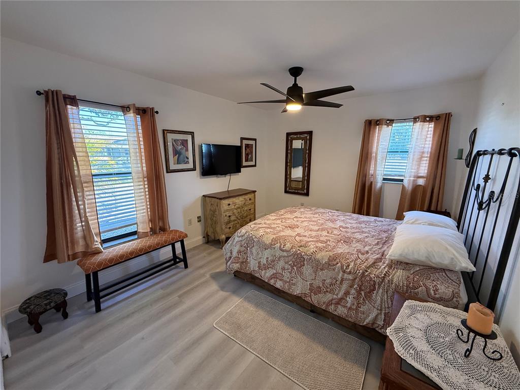 1629 Georgetowne Boulevard Sarasota, FL 34232 - Photo 22 of 34