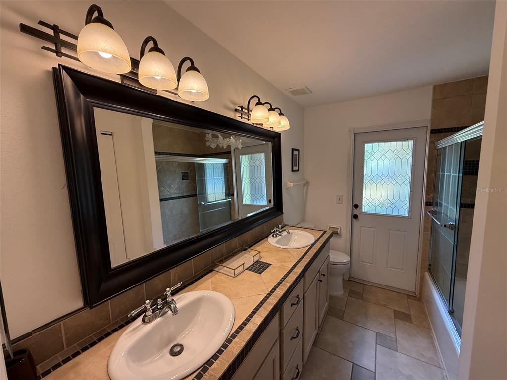 1629 Georgetowne Boulevard Sarasota, FL 34232 - Photo 24 of 34