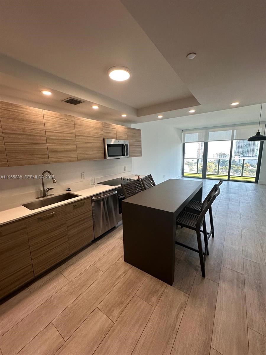 121 Northeast 34th Street, Unit 1505 Miami, FL 33137 - Photo 4 of 21