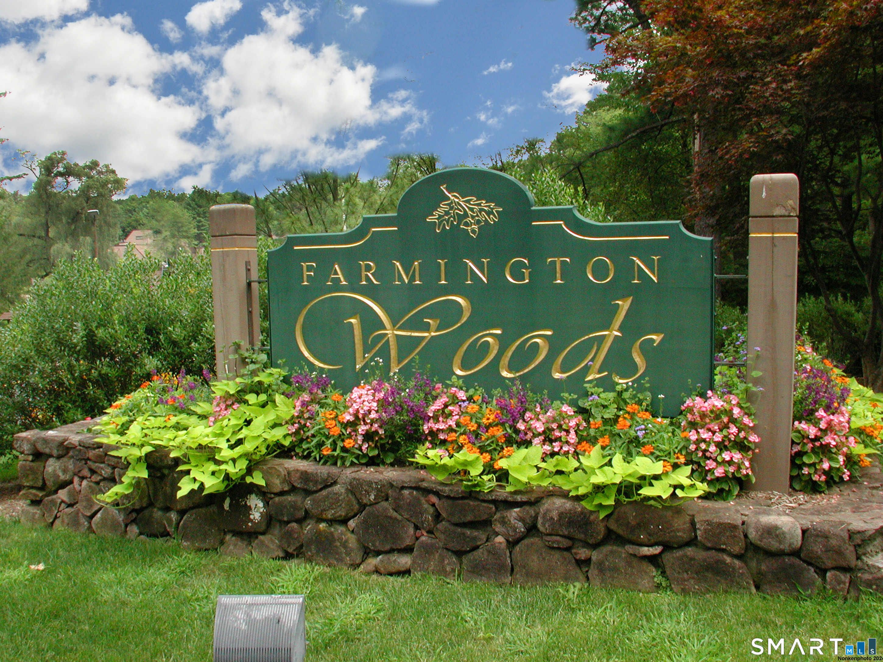 8 Centerbrook Court, Unit 8 Avon, CT 06001 - Photo 3 of 40