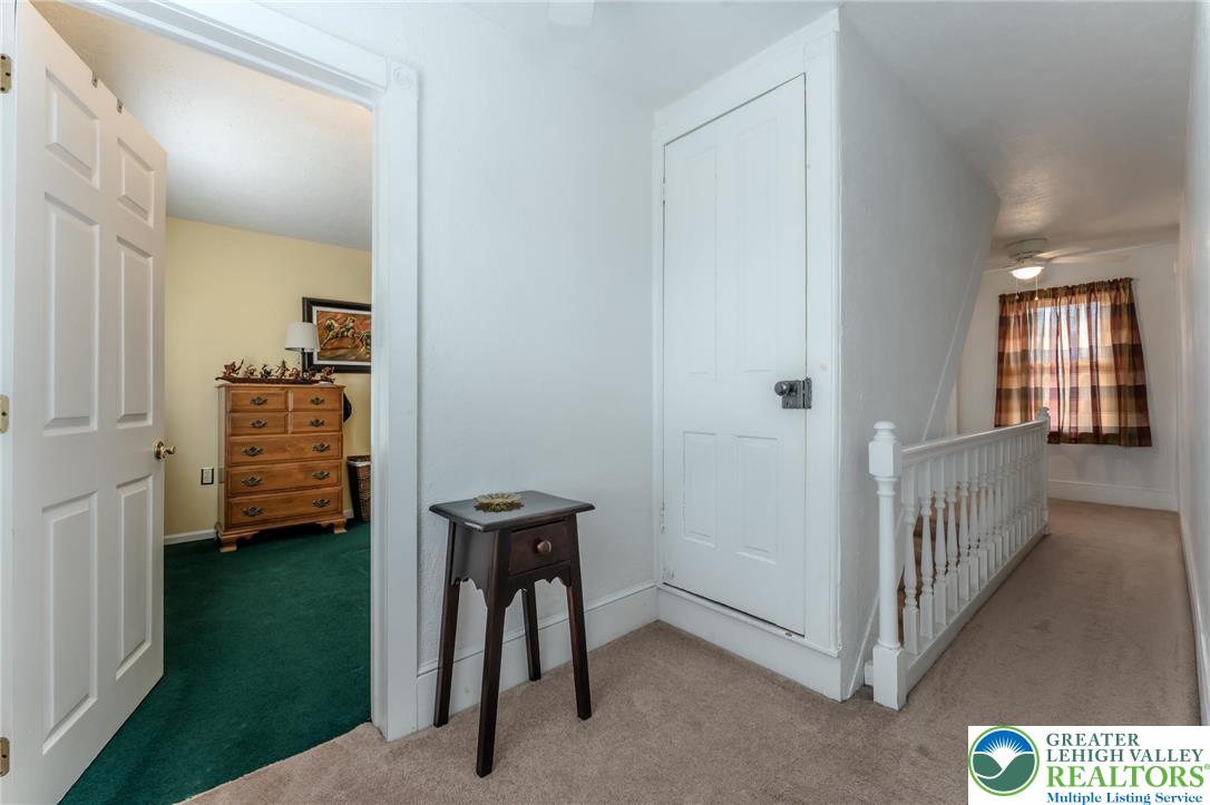 181 Springhouse Road Lehighton, PA 18235 - Photo 49 of 71 a view of a hallway with windows and closet