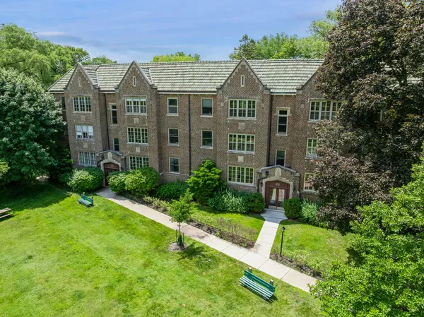$250,000 | 1210 Central Street, Unit 3N, Evanston, IL 60201