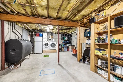 $575,000 | 66 Islington Avenue, Portsmouth, RI 02871