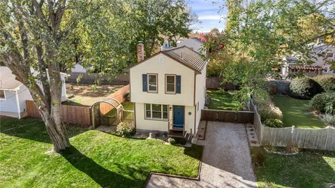 $575,000 | 66 Islington Avenue, Portsmouth, RI 02871