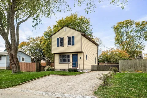 $575,000 | 66 Islington Avenue, Portsmouth, RI 02871