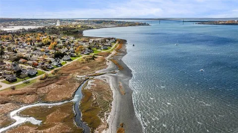 $575,000 | 66 Islington Avenue, Portsmouth, RI 02871