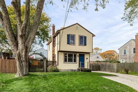 $575,000 | 66 Islington Avenue, Portsmouth, RI 02871