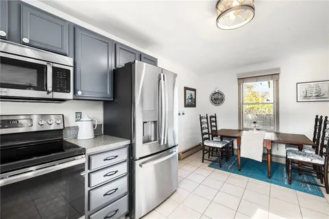 $575,000 | 66 Islington Avenue, Portsmouth, RI 02871