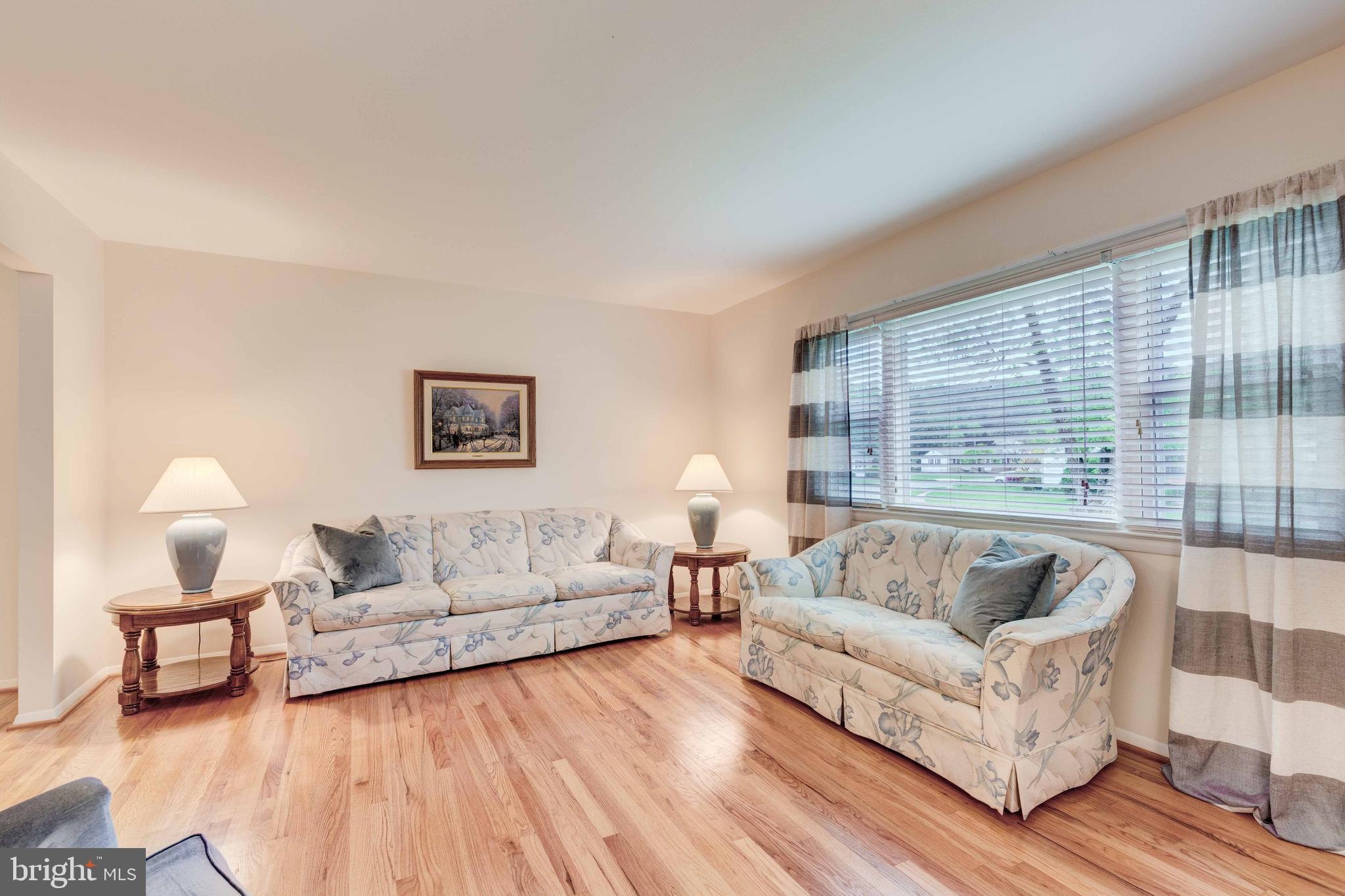 401 Highmeadow Road Reisterstown, MD 21136 - Photo 11 of 36 Living Room