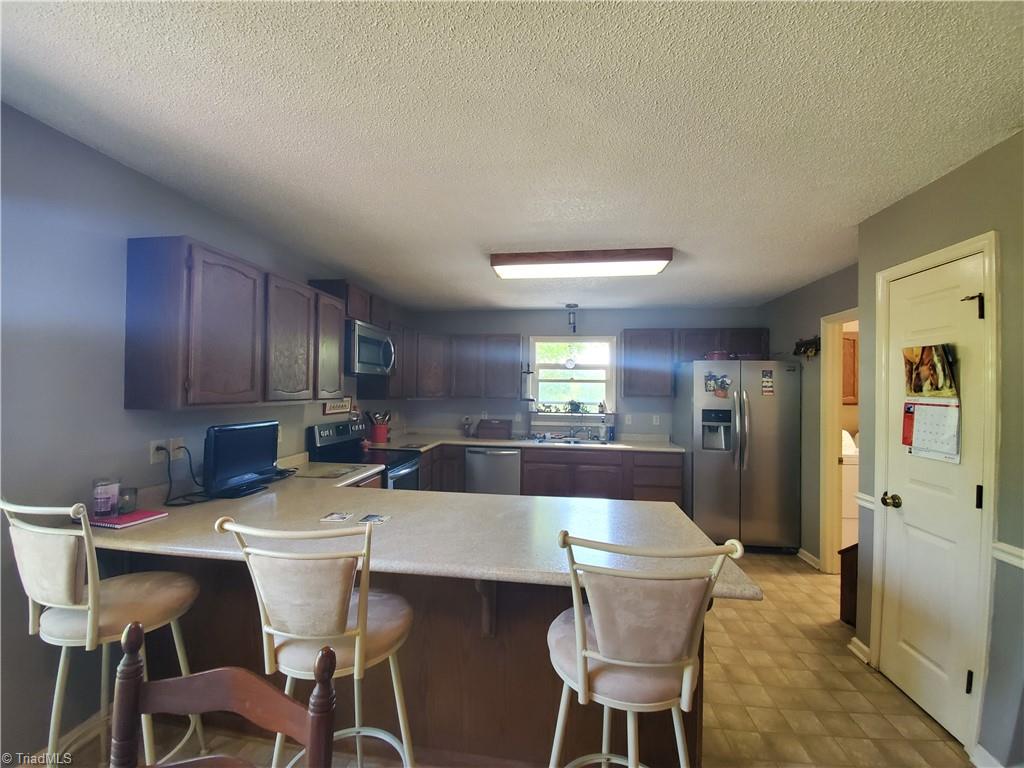 147 Howardtown Road Mocksville, NC 27028 - Photo 5 of 32