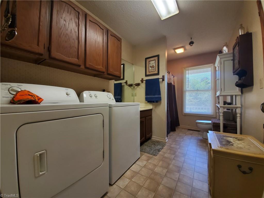 147 Howardtown Road Mocksville, NC 27028 - Photo 7 of 32