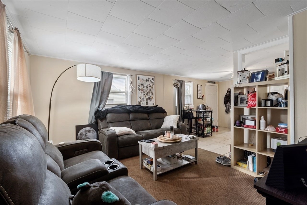 11 Waterman Road Auburn, MA 01501 - Photo 6 of 36 Gallery Image 6