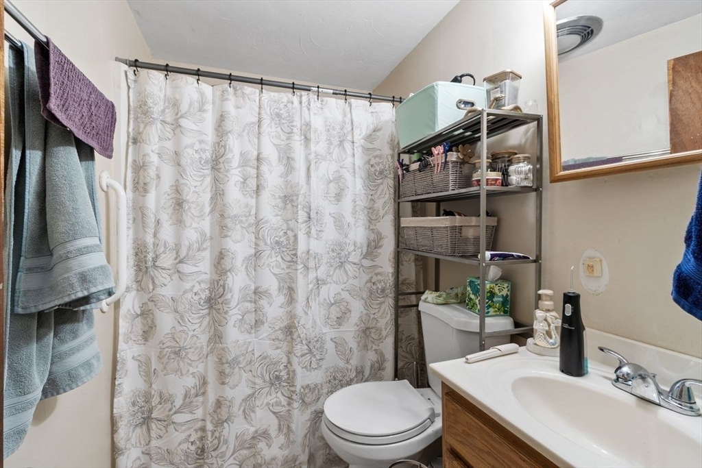 11 Waterman Road Auburn, MA 01501 - Photo 10 of 36 Gallery Image 10