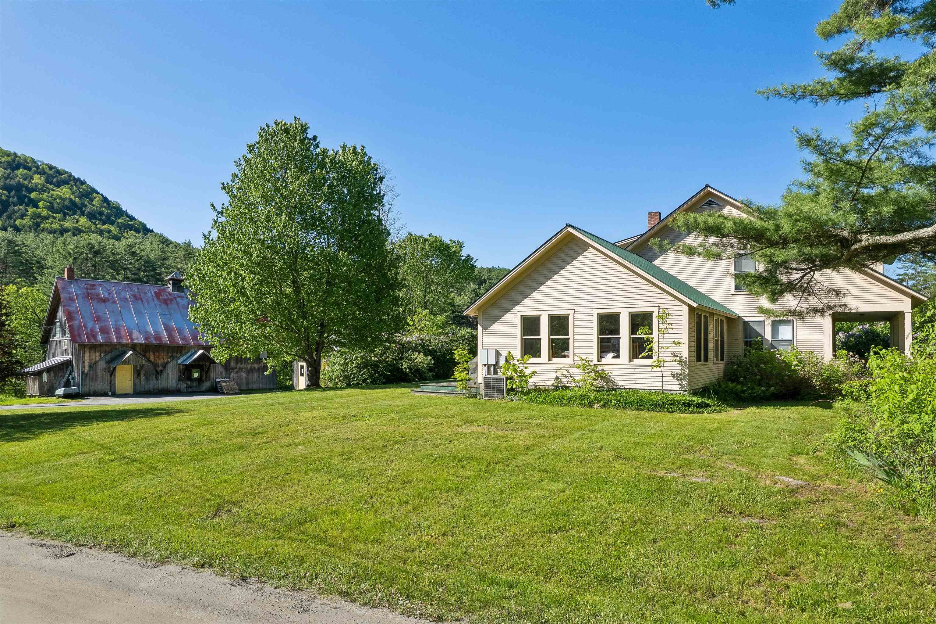 4 Larkin Road Tunbridge, VT 05077 - Photo 3 of 24