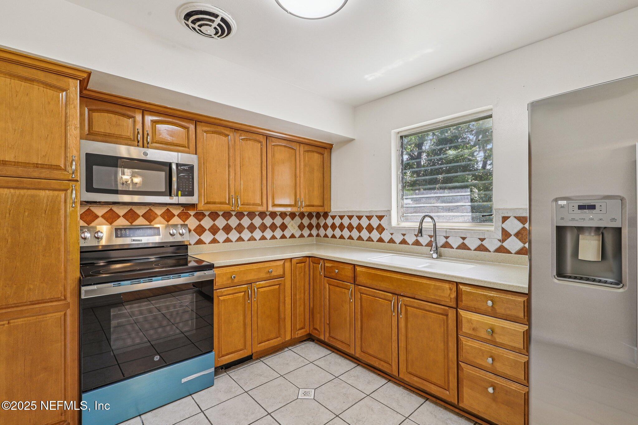 7116 Gaillardia Road South Jacksonville, FL 32211 - Photo 11 of 39 Kitchen