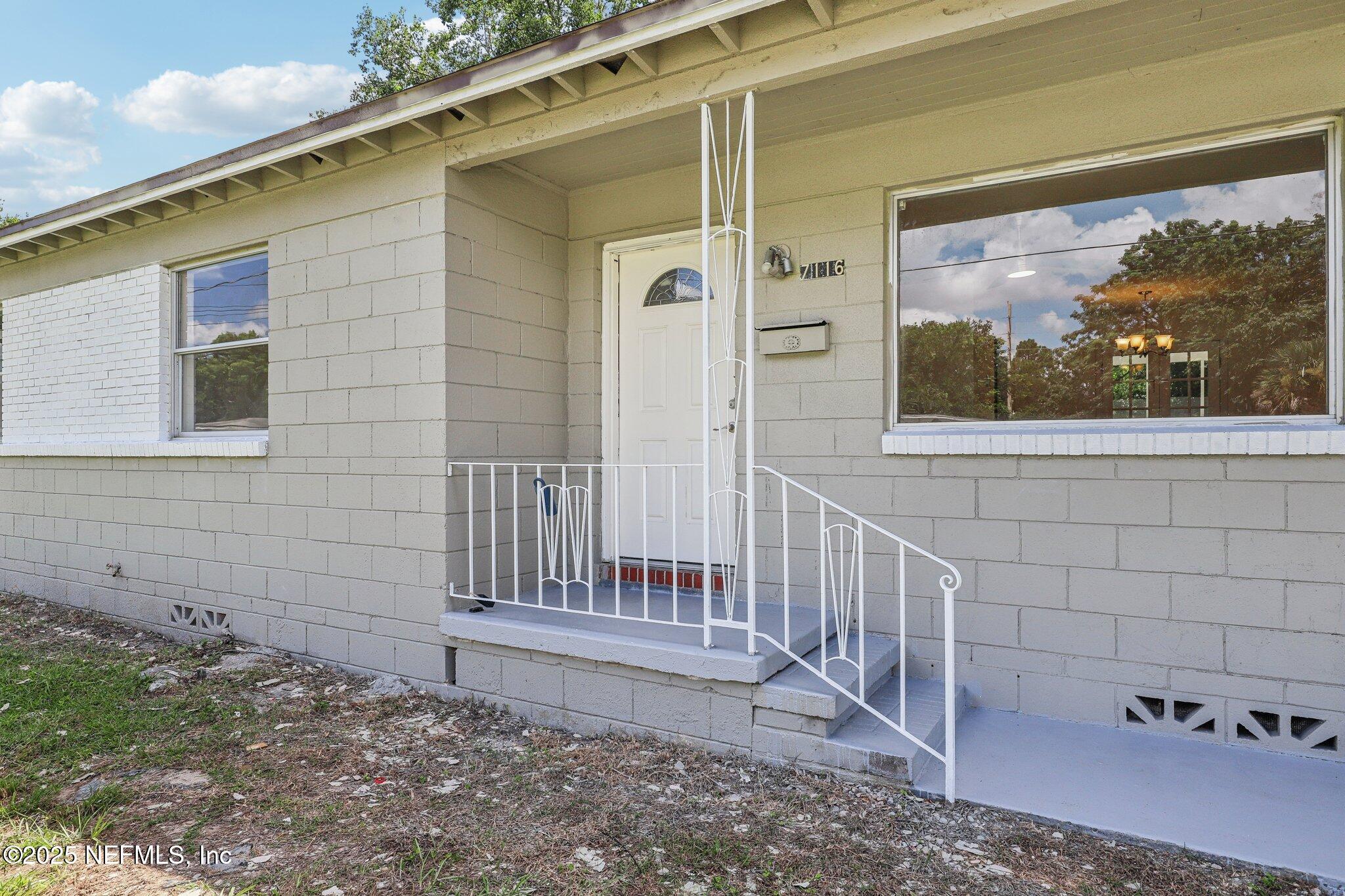 7116 Gaillardia Road South Jacksonville, FL 32211 - Photo 4 of 39 Front porch
