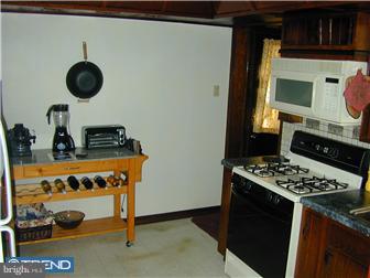72 Marshall Road Lansdowne, PA 19050 - Photo 4 of 10 Kitchen