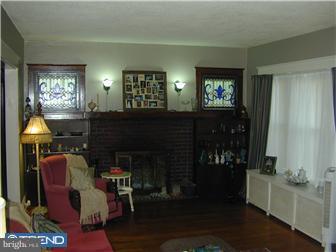 72 Marshall Road Lansdowne, PA 19050 - Photo 5 of 10 Living Room
