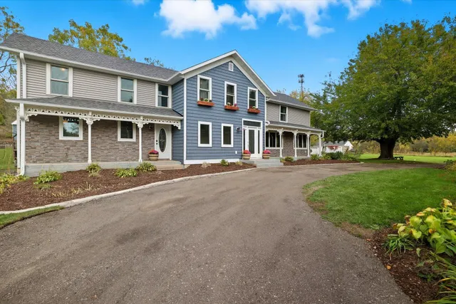 $935,000 | S81W26300 National Avenue, Vernon, WI 53149