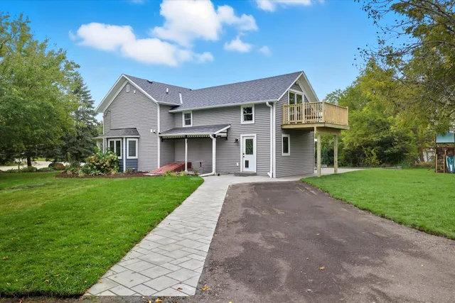 $935,000 | S81W26300 National Avenue, Vernon, WI 53149