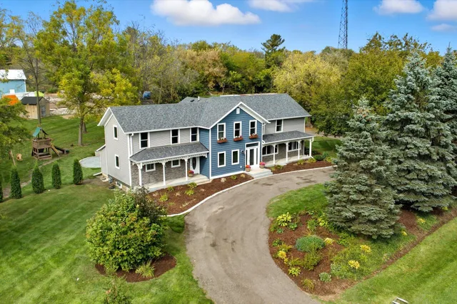 $935,000 | S81W26300 National Avenue, Vernon, WI 53149