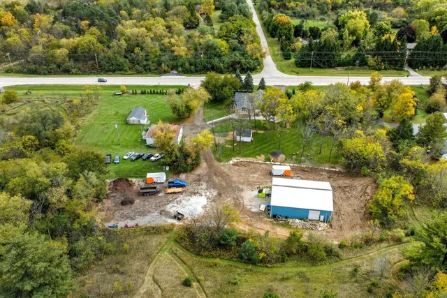 $935,000 | S81W26300 National Avenue, Vernon, WI 53149