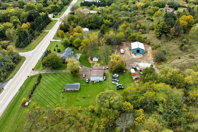 $935,000 | S81W26300 National Avenue, Vernon, WI 53149