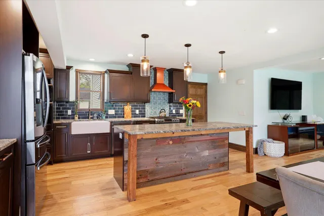 $935,000 | S81W26300 National Avenue, Vernon, WI 53149