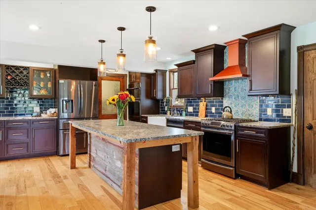 $935,000 | S81W26300 National Avenue, Vernon, WI 53149