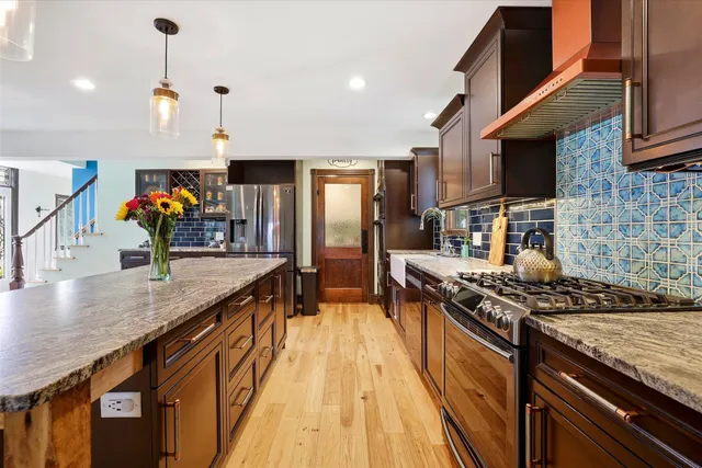 $935,000 | S81W26300 National Avenue, Vernon, WI 53149