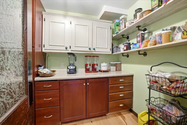 $935,000 | S81W26300 National Avenue, Vernon, WI 53149