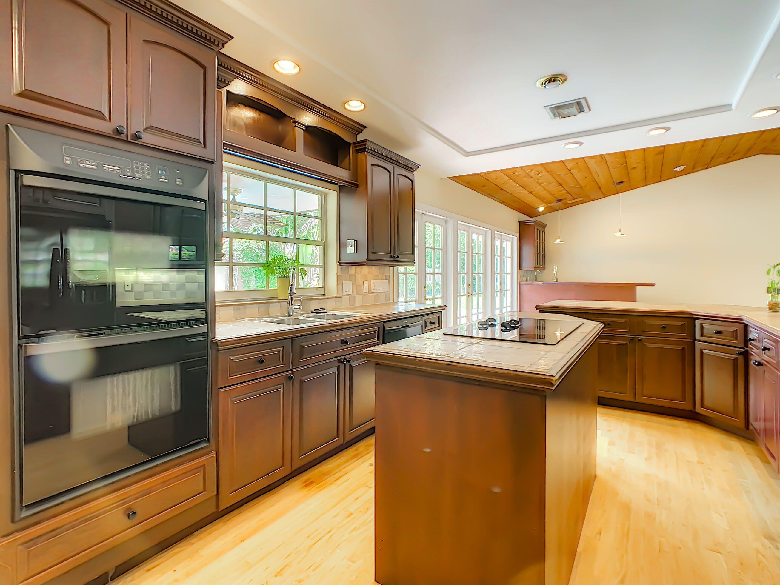 5737 Wind Drift Lane Boca Raton, FL 33433 - Photo 5 of 24 Kitchen Area