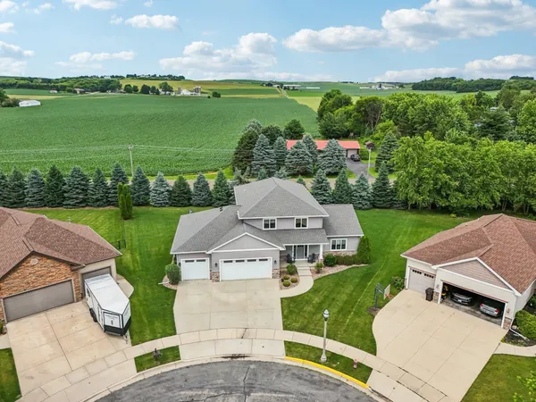 $699,900 | 1200 Stone Edge Court, Waunakee, WI 53597
