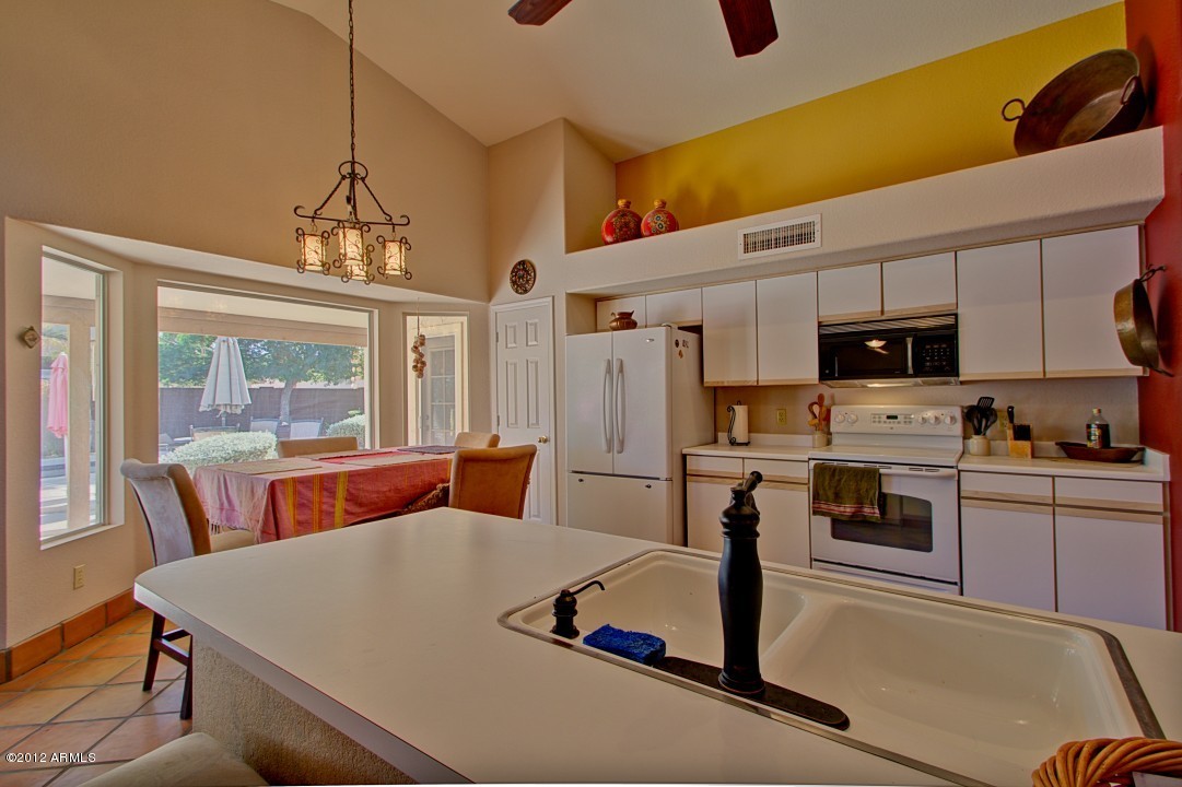 641 West Smoke Tree Road Gilbert, AZ 85233 - Photo 11 of 36 Smoketrail (11)