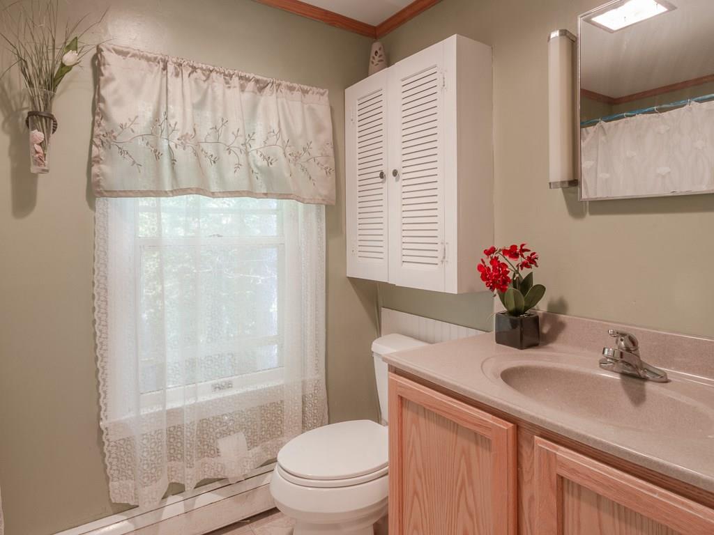 294 Harrington Road Pemaquid, ME 04558 - Photo 13 of 15 The full upstairs bath.