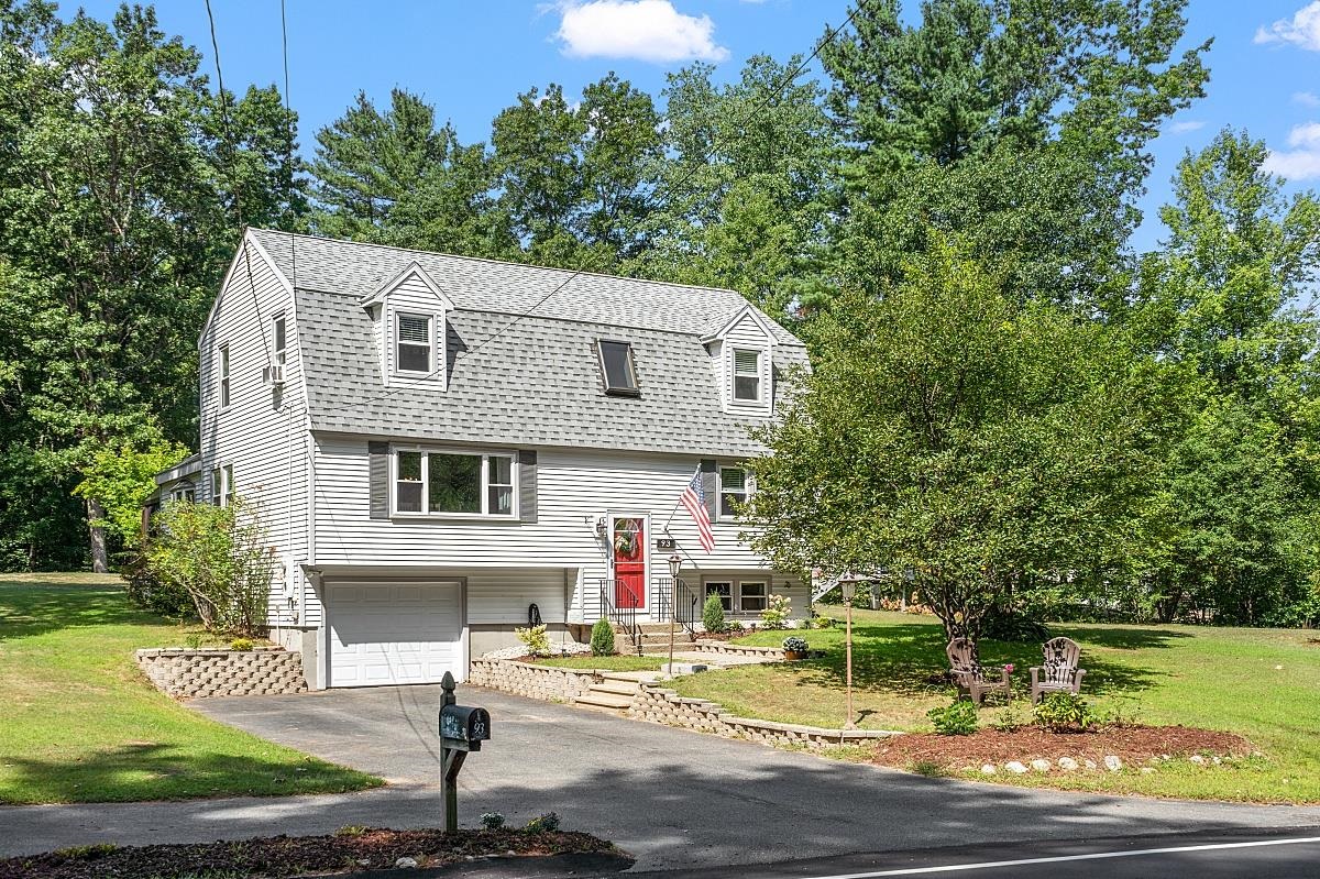 93 Auburn Road Londonderry, NH 03053 - Photo 1 of 40 Gallery Image 1
