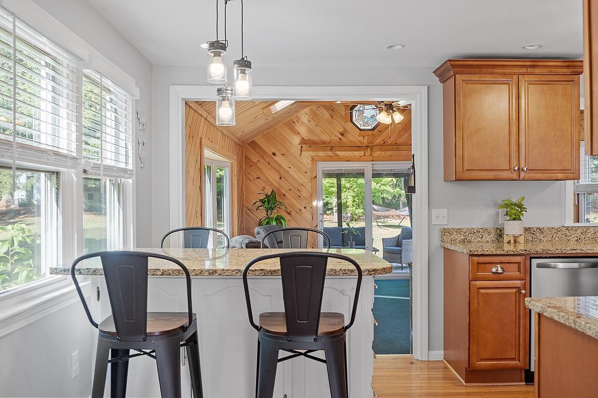 93 Auburn Road Londonderry, NH 03053 - Photo 15 of 40 Gallery Image 15